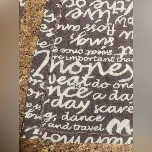 Lululemon 6 long sleeve - Picture 4 of 4